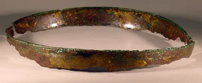 Rand eines großen Gefäßes