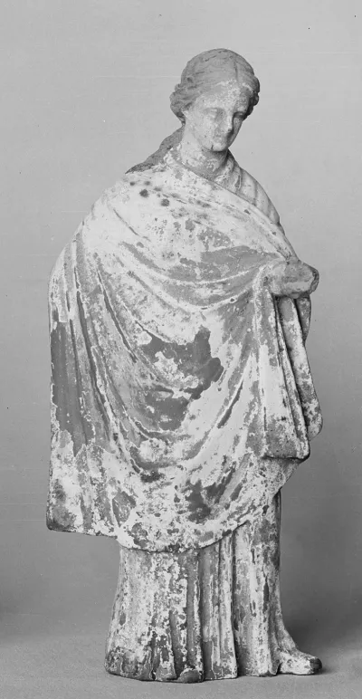 Terracotta statuette of a woman