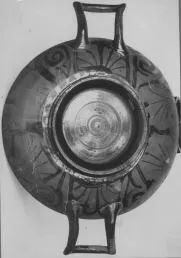 CUP, STEMLESS (ATHENIAN, RED-FIGURE)